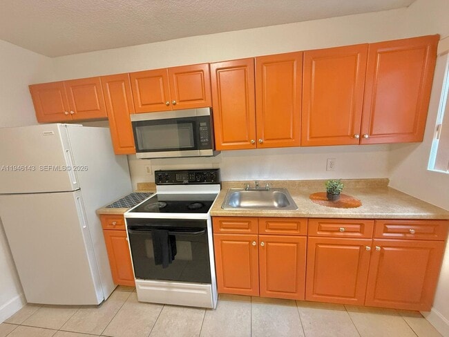 Photo - 2099 NW 26th Ave Unit 1-c