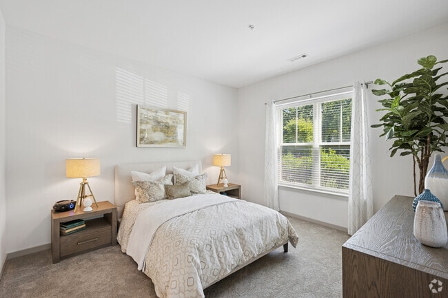 2BR, 2BA - 955SF - Primary Bedroom