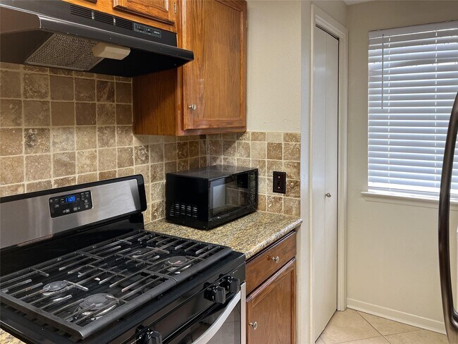 Photo - 2910 Grants Lake Blvd Unidad 704