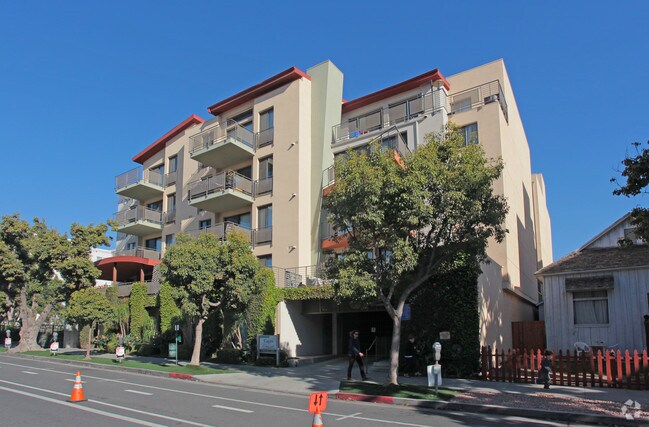 Capri - PR SM Capri LLC