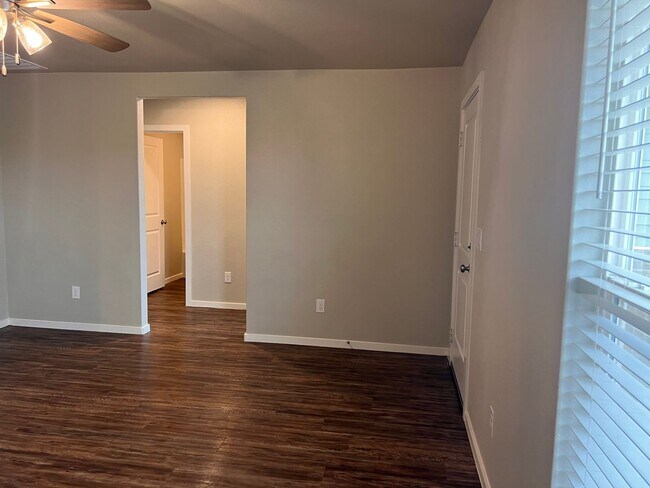 Photo - HALF OFF FIRST FULL MONTH OF RENT!!! - Ava...