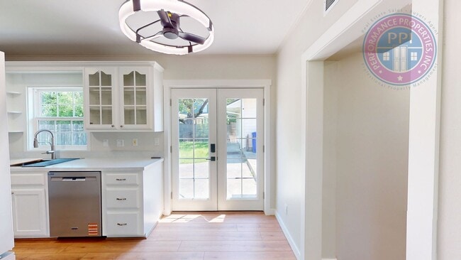 Photo - Portland's Sought After University Park!!! Luxury Classic Ranch Style Home, Completely Renovated...