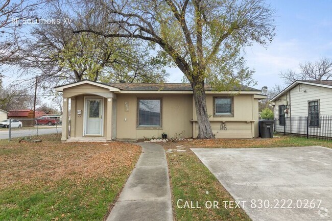 Building Photo - "Charming 2-Bed Oasis in San Antonio: Cozy... Rental