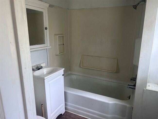 Photo - 613 Harrison Ln