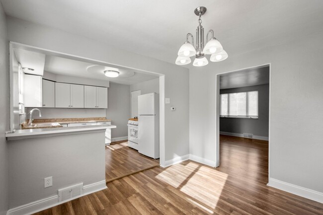 GORGEOUS 3 BEDROOM HOME IN BROOKLINE! FEAT... - GORGEOUS 3 BEDROOM HOME IN BROOKLINE! FEAT...