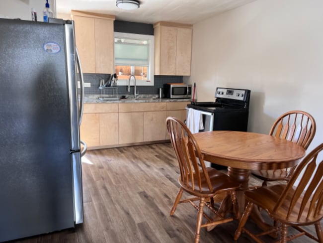 Photo - 319 W Kenedy Ave