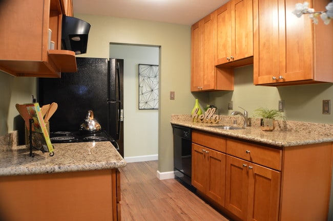 Photo - Onstad Manor