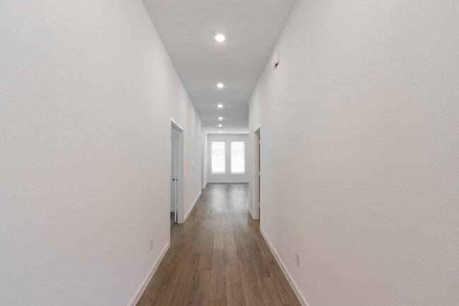 Photo - 705 Western Fern