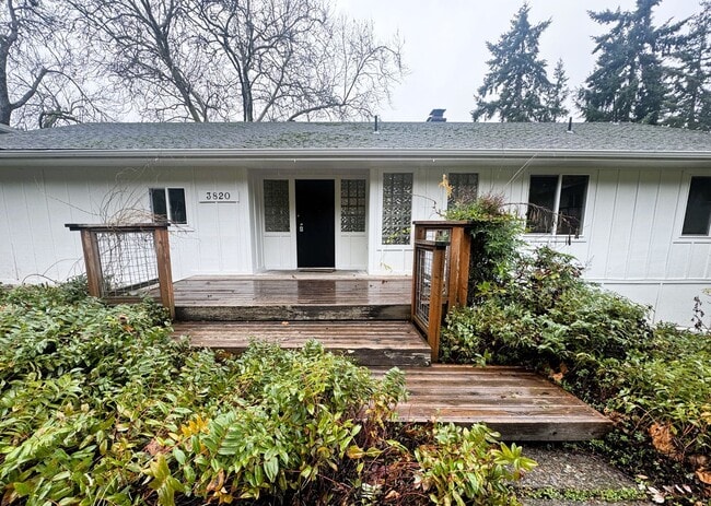 Photo - 5-Bed, 3-Bath in South Eugene