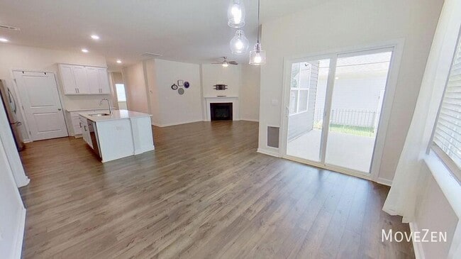 Photo - 1131 Staghorn Ave