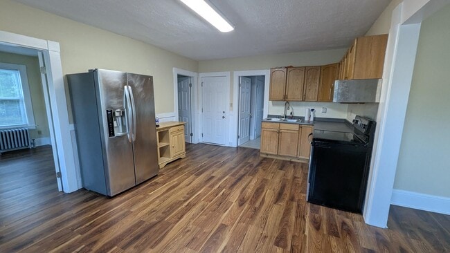 Building Photo - 34 Maple St Rental