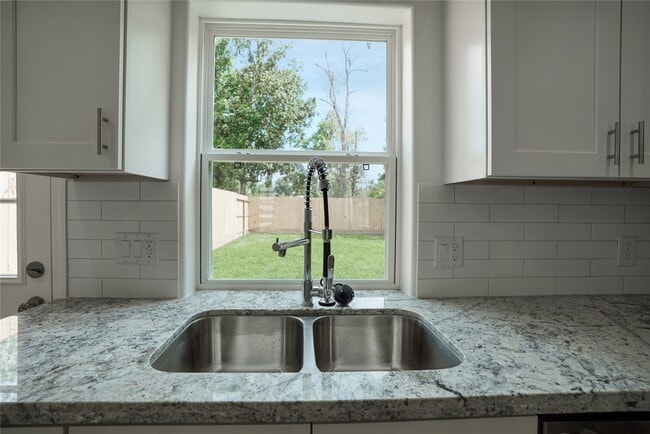 Photo - 7914 Laura Koppe Rd