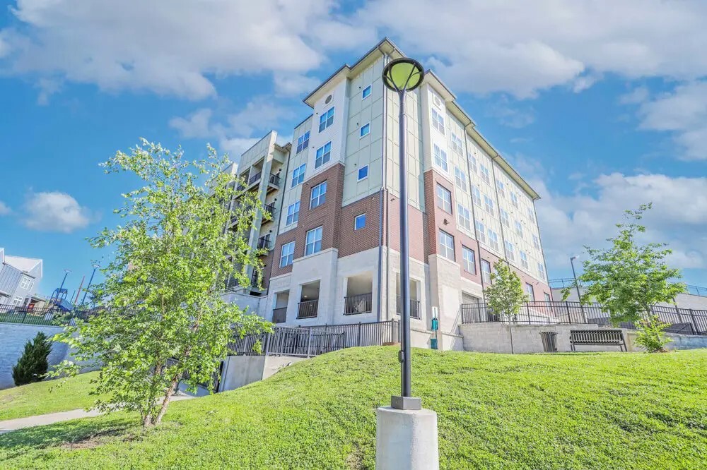 Photo - 607 Lenore St