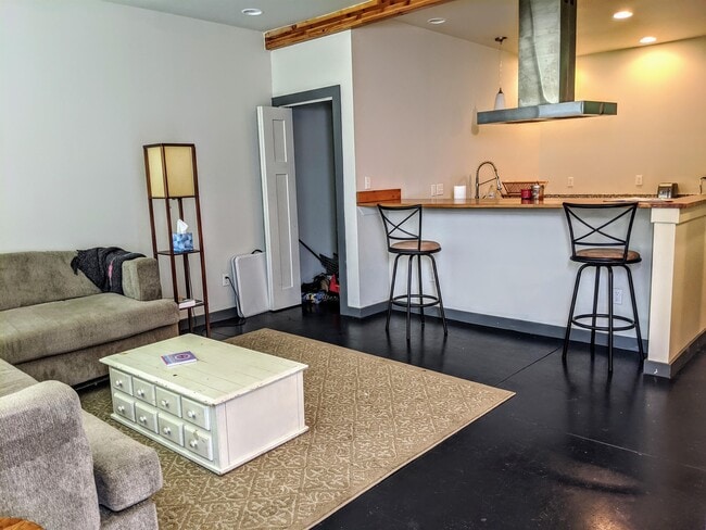 Photo - 307 W 23rd St