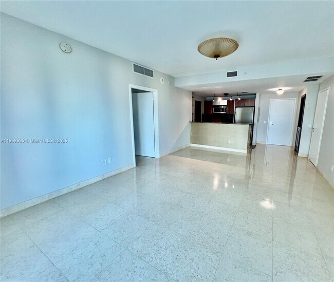 Photo - 300 S Biscayne Blvd Unidad 2006