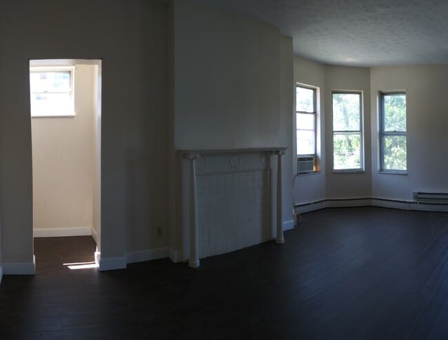 Photo - 325 McGregor Ave Unidad #2