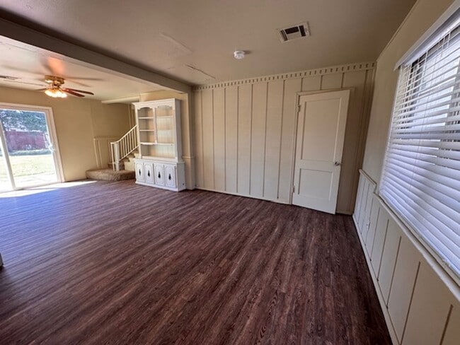 2916 Shirley Ln