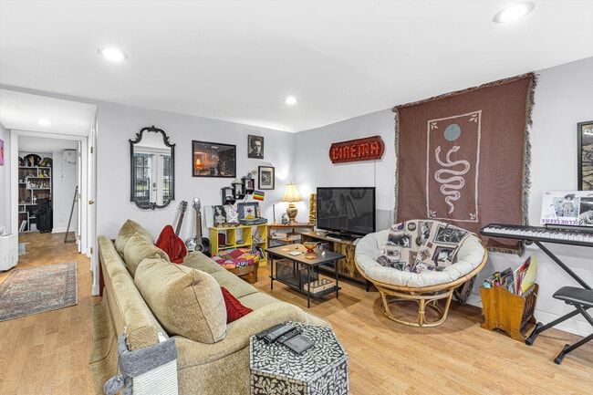 Photo - 1520 Riverside Dr - Bottom