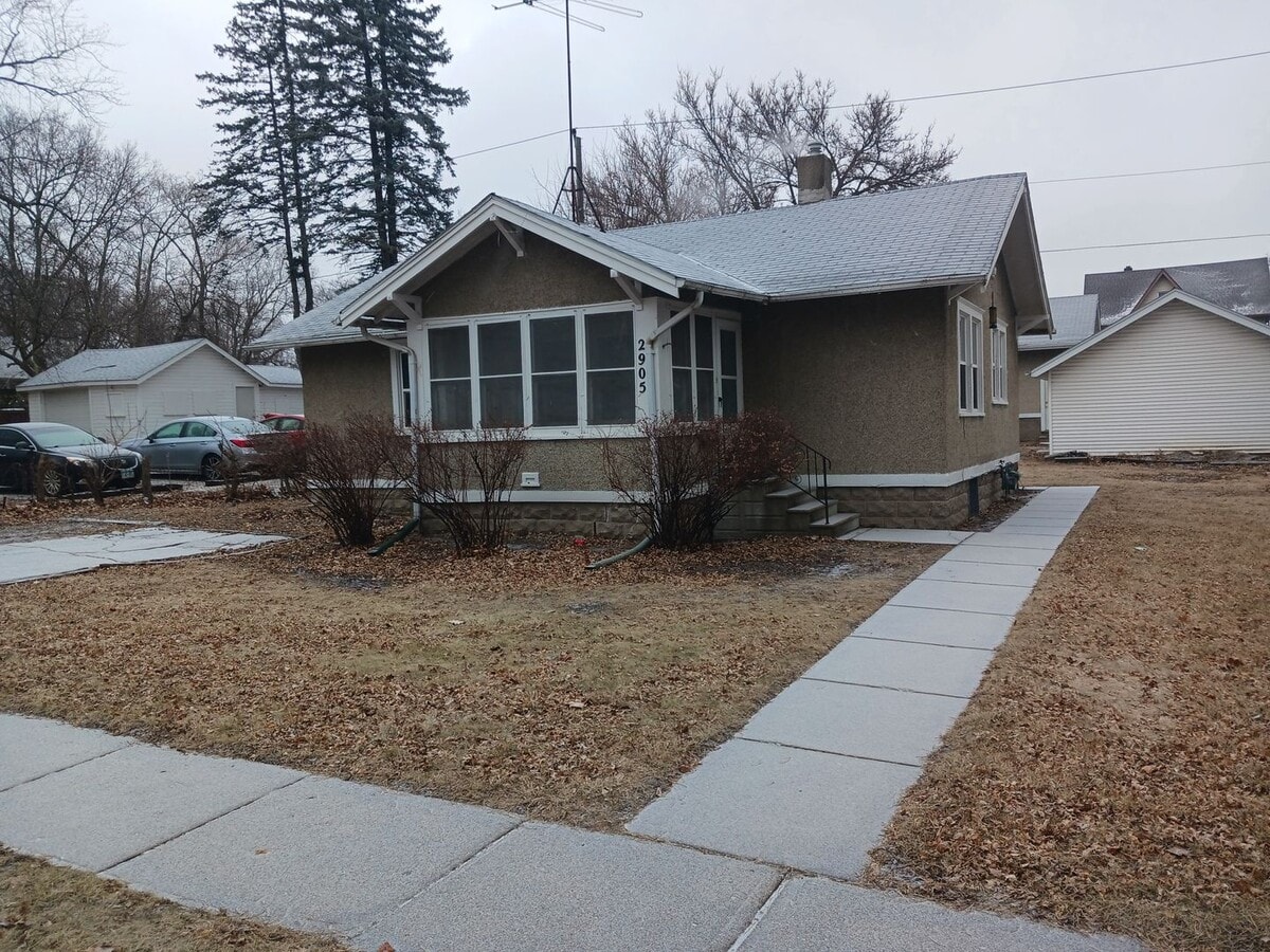 Photo - 2905 Wood St