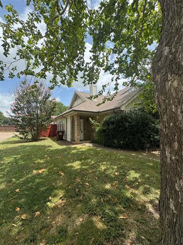 Photo - 201 E Windsor Dr