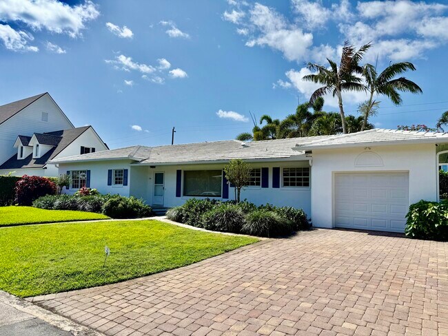 Photo - 206 Russlyn Dr