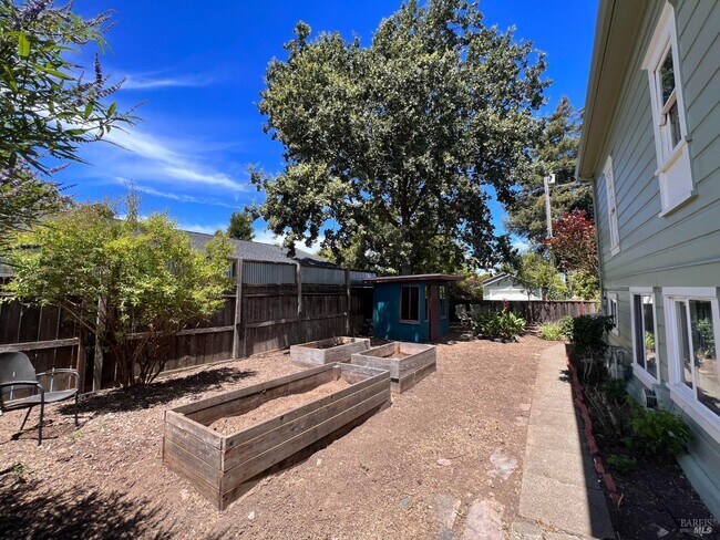 Photo - 310 Boyce St