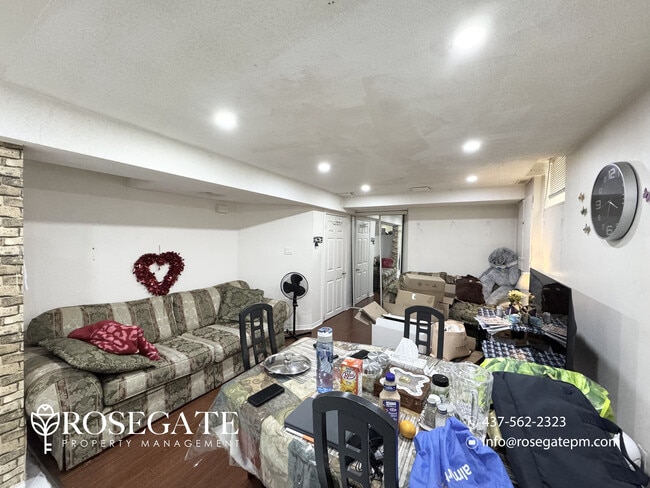 Photo - Spacious 2-Bedroom Basement Apartment with 2 Parking Spaces – Mississauga Unité 2