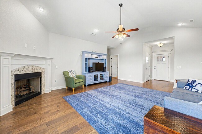 Photo - 4 bedroom 2 bath Praire Grove Home! Upgrades Galore!