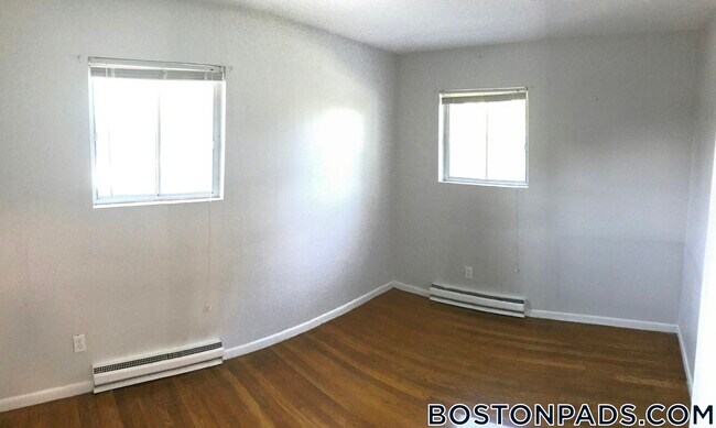 Photo - 5 Waldemar Ave Unit 3