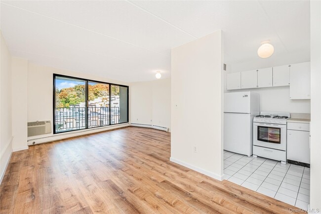 Photo - 1155 Warburton Ave Unidad 7B