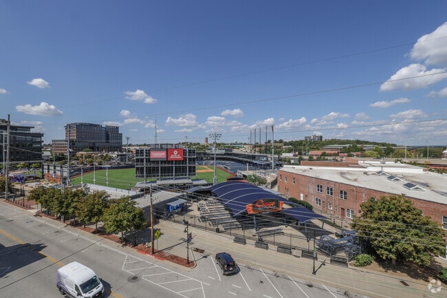 2BR, 2BA - 1330SF - Gurley - View