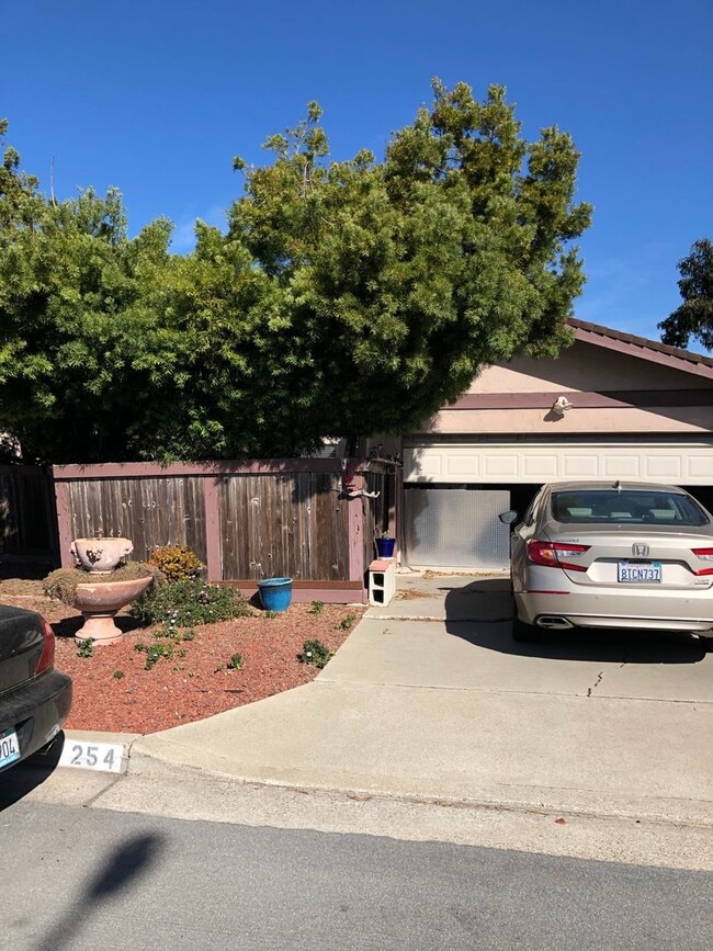 Building Photo - 2 bedroom 2 bath house in Los Osos