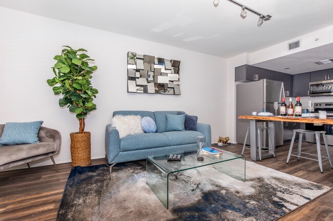 1 Bed, 1 Bath