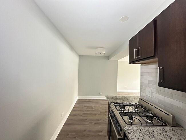 Photo - 503 W Barry Ave Unit J06W