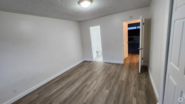 Building Photo - 917 Springfield St Unit A Rental