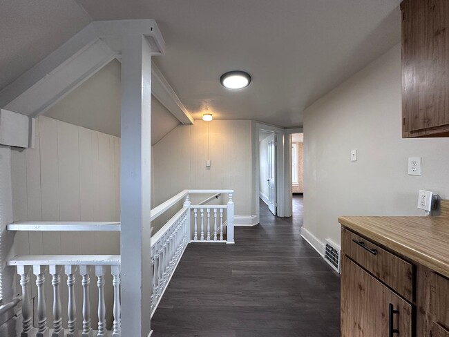 Photo - 640 Oak St Apartamento Unidad 61daf750-5050-11eb-88be-06b063a9b8cc