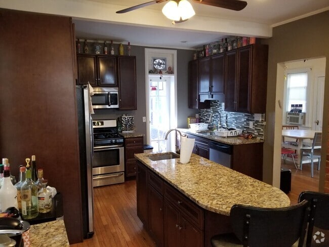 Building Photo - 217 Alden Ave Unit 1 Rental