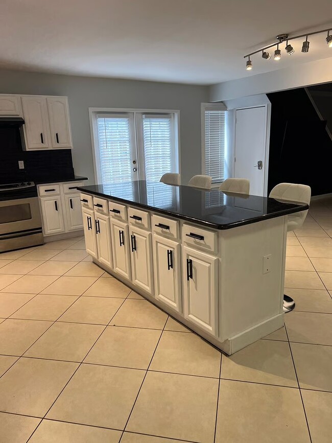 Photo - 2417 Sundy Ave