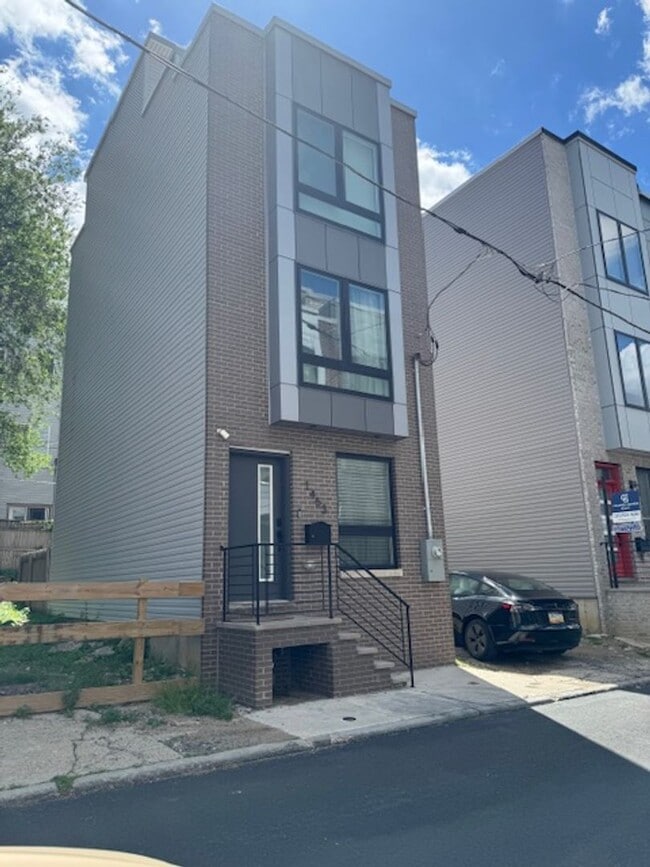 Stunning 3 Bed, 2 Full & 2 Half Bath Home ... - Stunning 3 Bed, 2 Full & 2 Half Bath Home ...