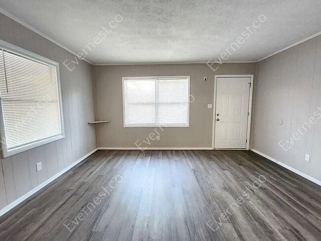 Photo - 9121 Morris Dr SW