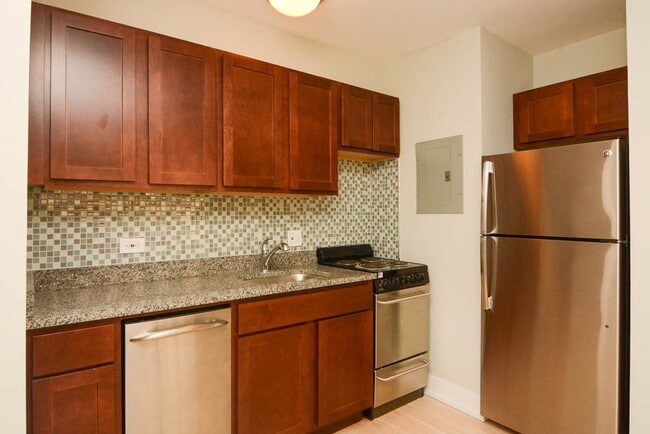 Photo - 450 W Wellington Ave Unit A13