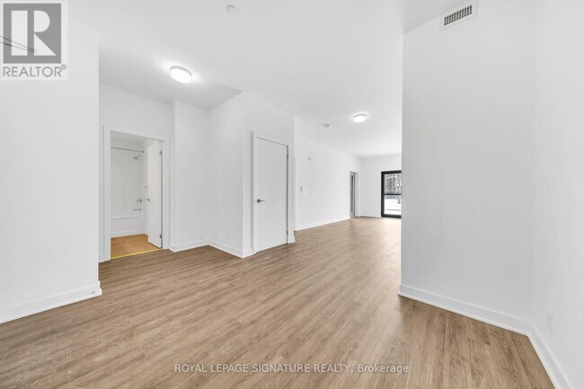 Photo - 51 Clarington Blvd Unit 111