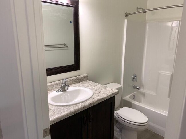 Photo - 4 Bedroom Home With RV Parking