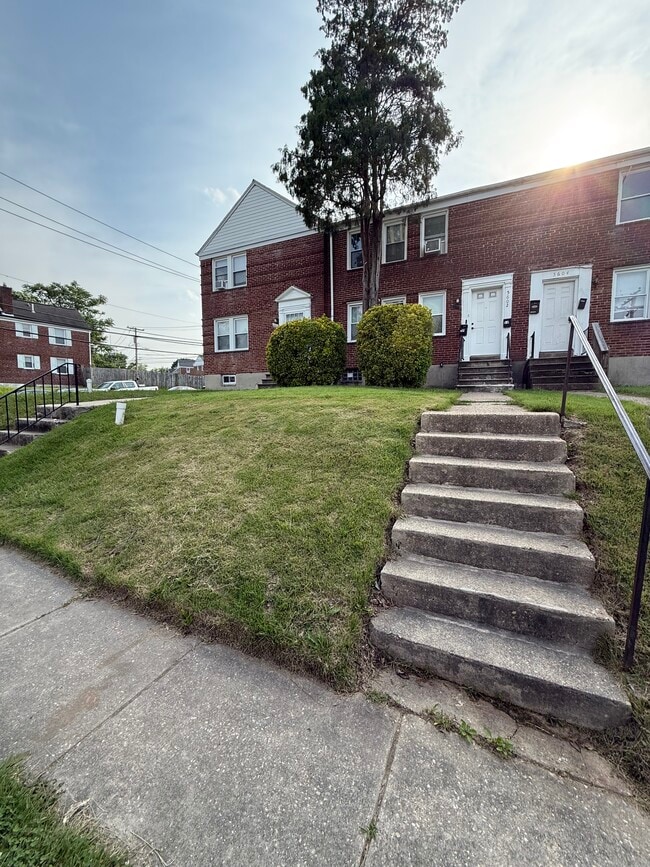 Building Photo - 5602 Midwood Ave Rental