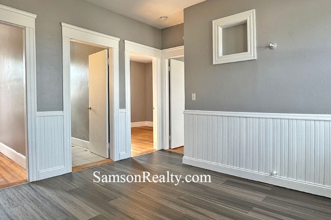 Photo - 979 Mineral Spring Ave Unidad 2