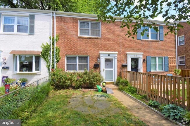 Building Photo - 108 E Rosemont Ave Rental