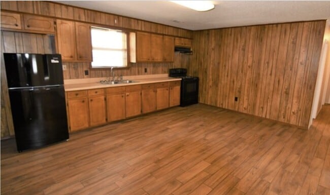 Photo - 4587 Yvonne Dr