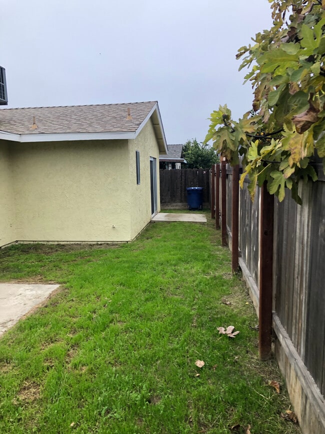 Photo - 25 W Swallow St