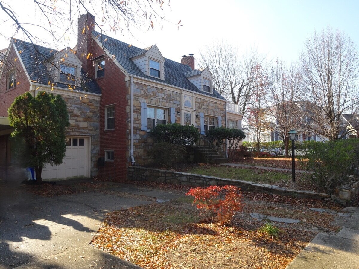 Photo - 2610 16th St N