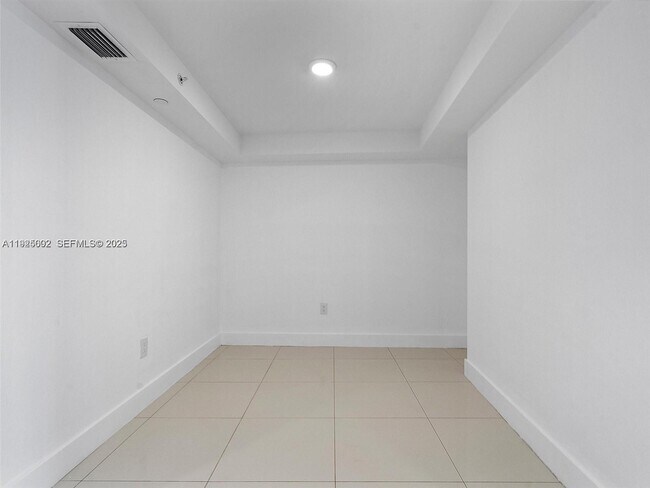 Photo - 9261 E Bay Harbor Dr Unit 501